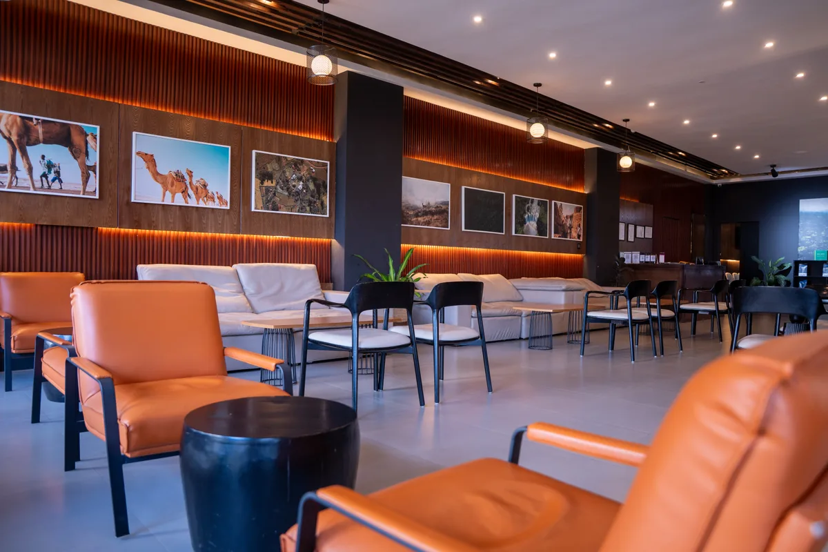 Adorsi lounge seating
